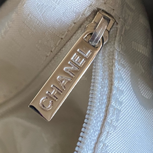 🖤 HP🎉Chanel Bucket Lambskin Bag - Picture 10 of 16